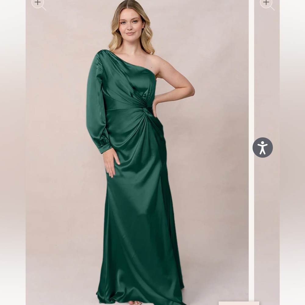 ❤️ Revelry Aurora Satin Emerald Dress